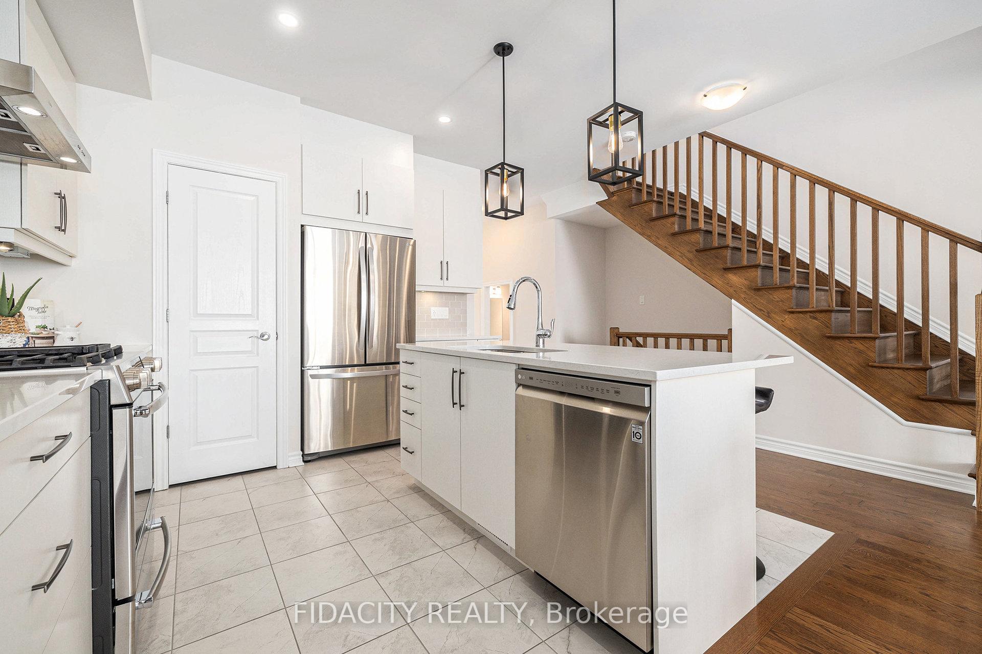 Photo 13 of 219A Shinny Avenue, Ottawa, Kanata - Emerald Meadows/Trailwest — HOMEH