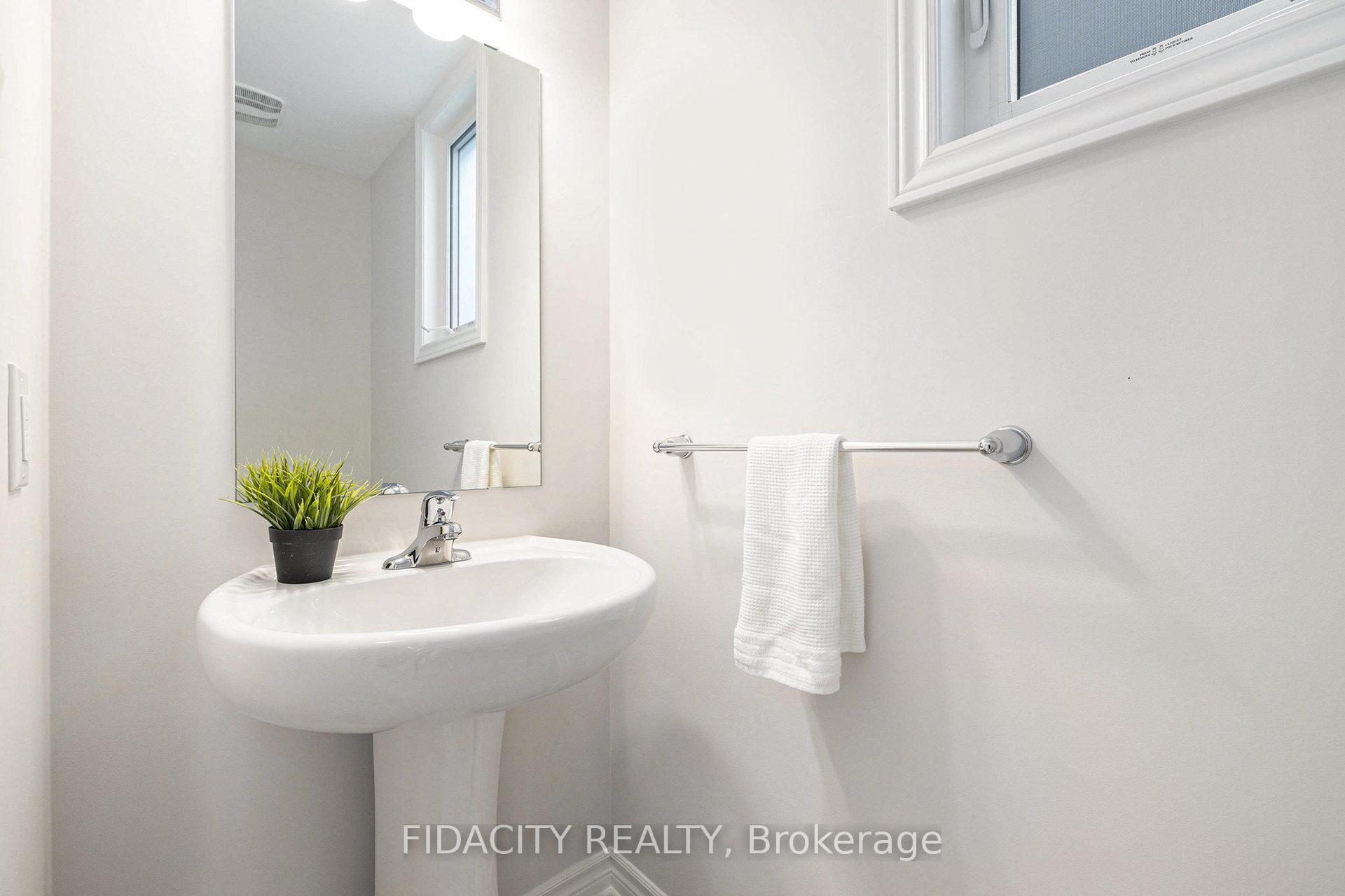 Photo 14 of 219A Shinny Avenue, Ottawa, Kanata - Emerald Meadows/Trailwest — HOMEH