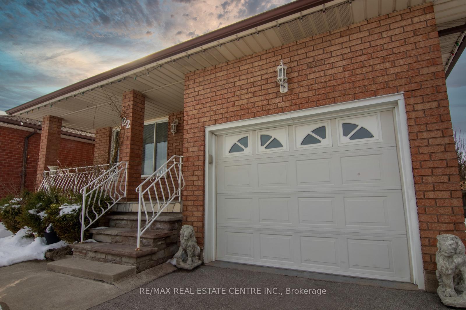Photo 2 of Unit Main, 22 Glenhaven Drive, Hamilton, Gilkson — HOMEH
