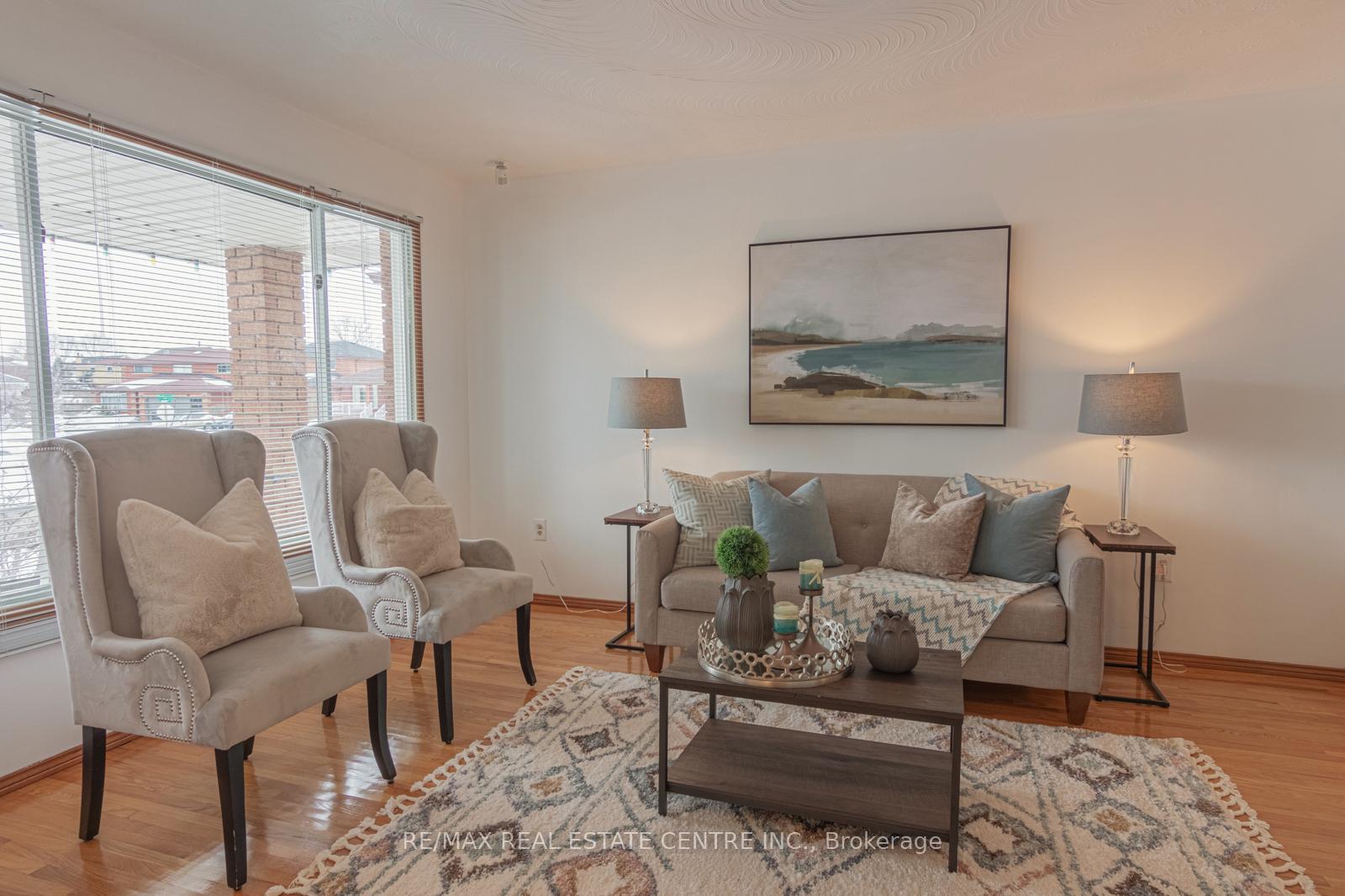 Photo 5 of Unit Main, 22 Glenhaven Drive, Hamilton, Gilkson — HOMEH