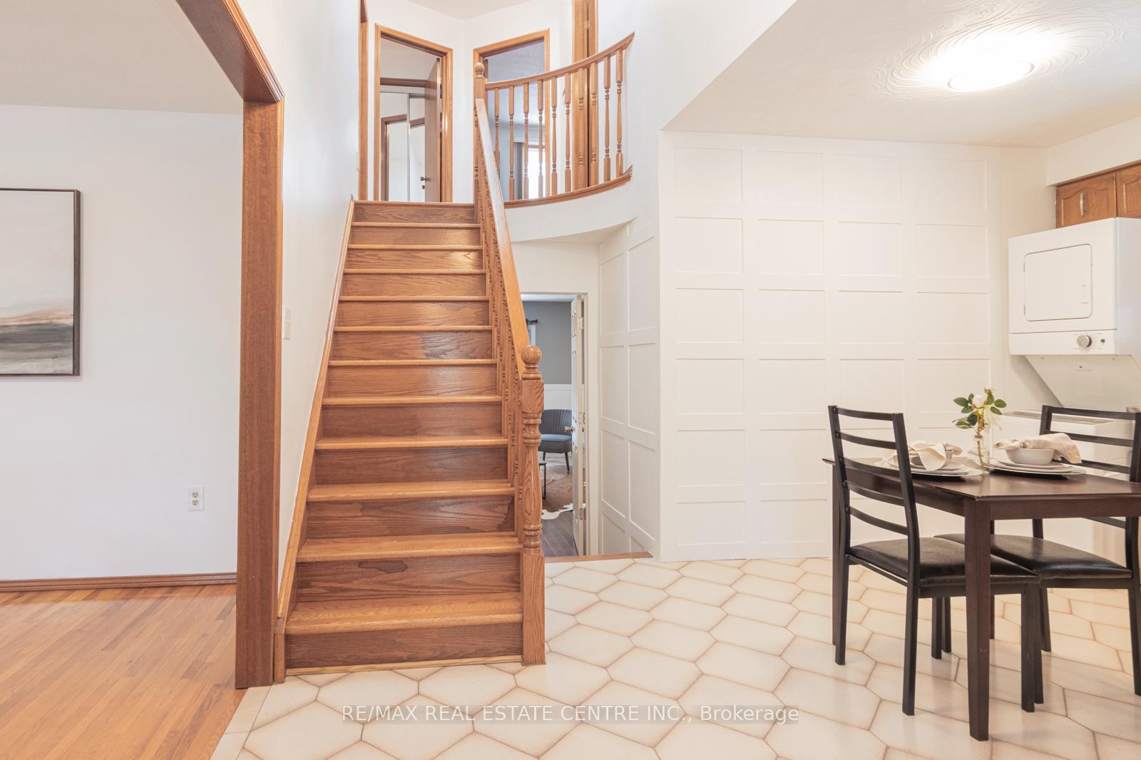 Photo 12 of Unit Main, 22 Glenhaven Drive, Hamilton, Gilkson — HOMEH
