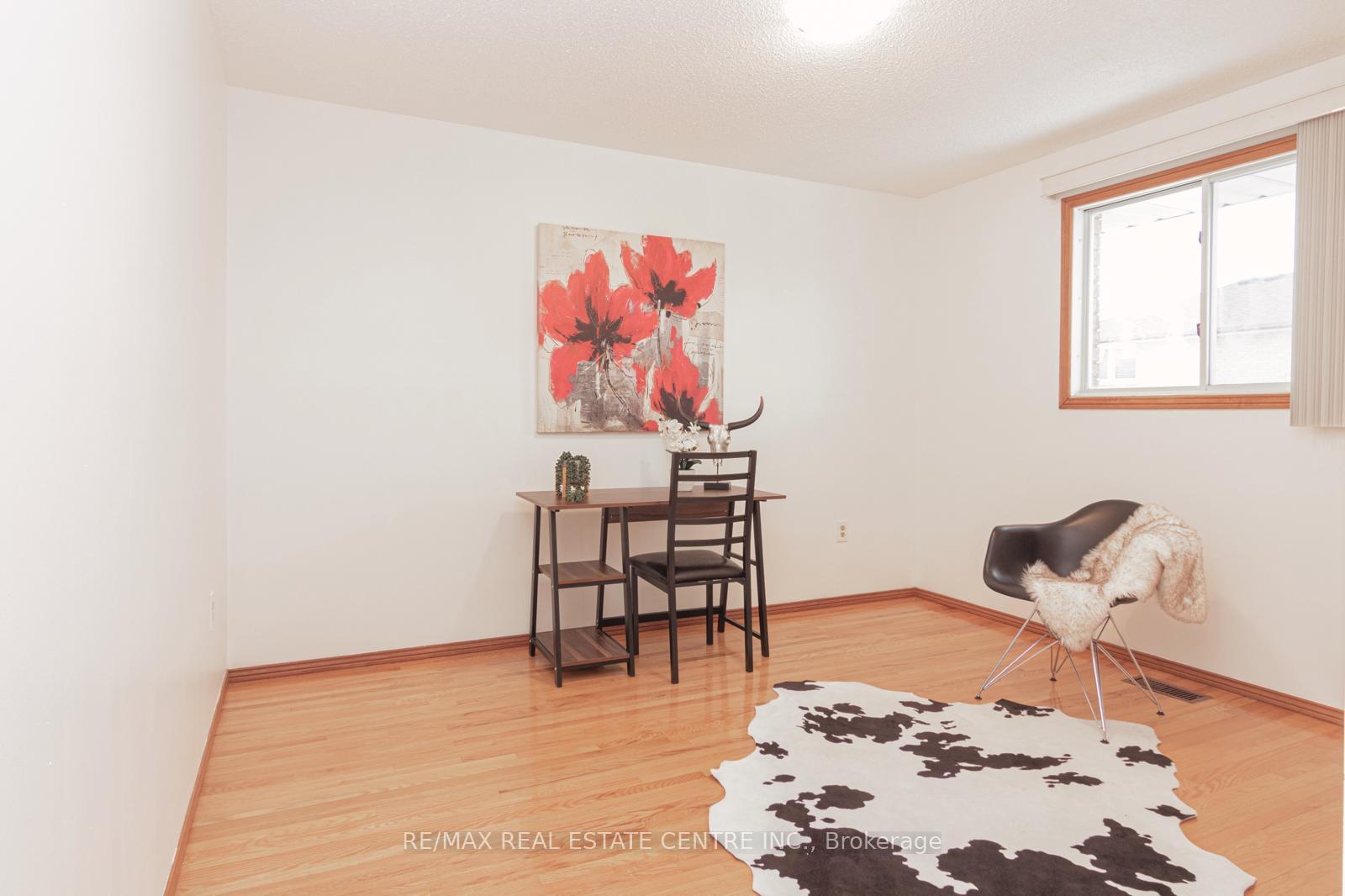 Photo 15 of Unit Main, 22 Glenhaven Drive, Hamilton, Gilkson — HOMEH