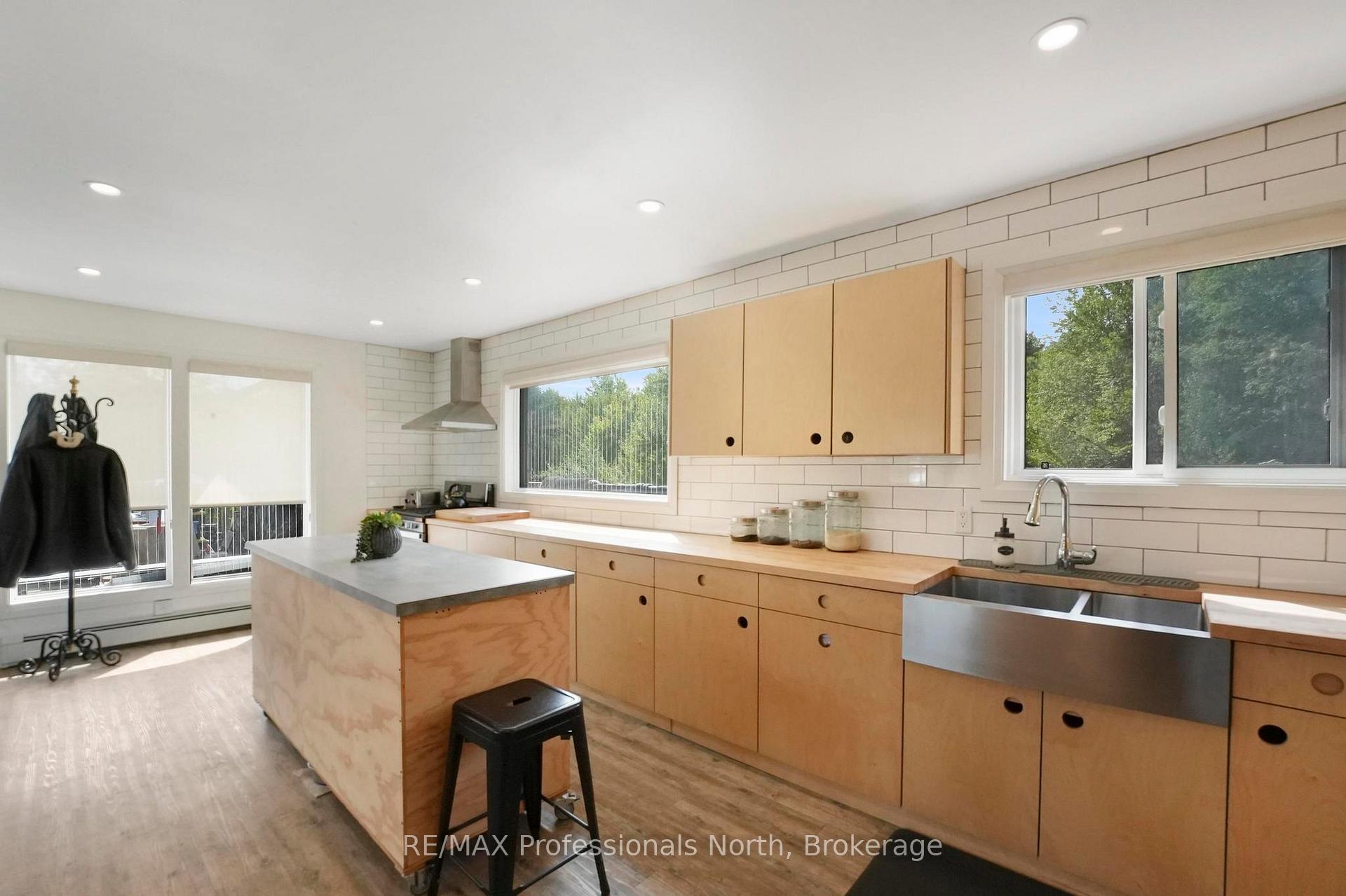 Photo 16 of 1597 Queens Line Road, Minden Hills, Minden — HOMEH