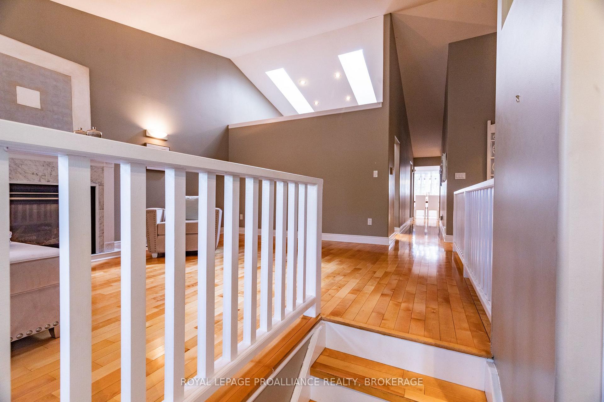 Photo 4 of 440 Weston Crescent, Kingston, East Gardiners Rd — HOMEH