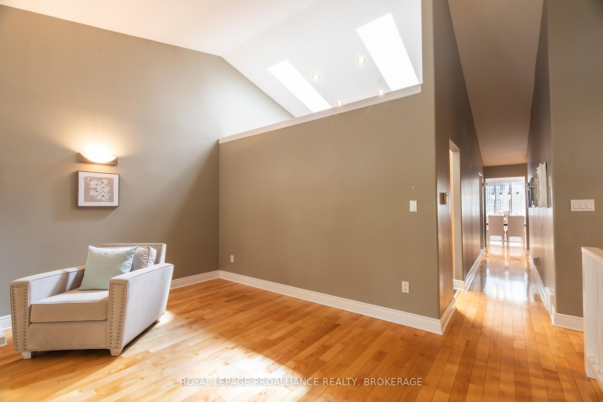 Photo 7 of 440 Weston Crescent, Kingston, East Gardiners Rd — HOMEH