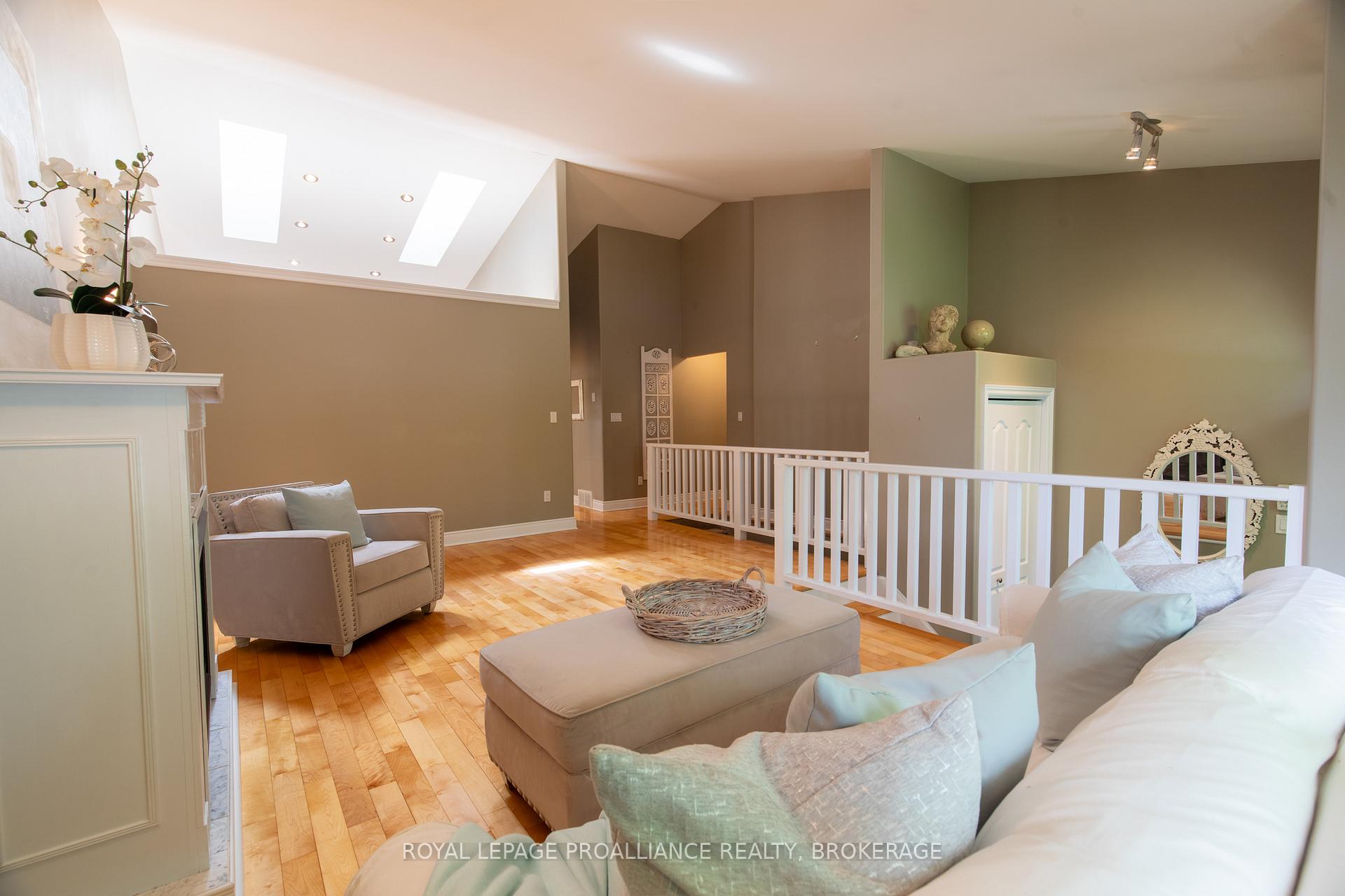 Photo 8 of 440 Weston Crescent, Kingston, East Gardiners Rd — HOMEH