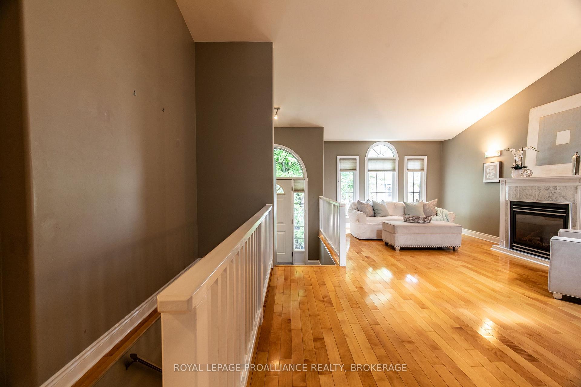 Photo 9 of 440 Weston Crescent, Kingston, East Gardiners Rd — HOMEH