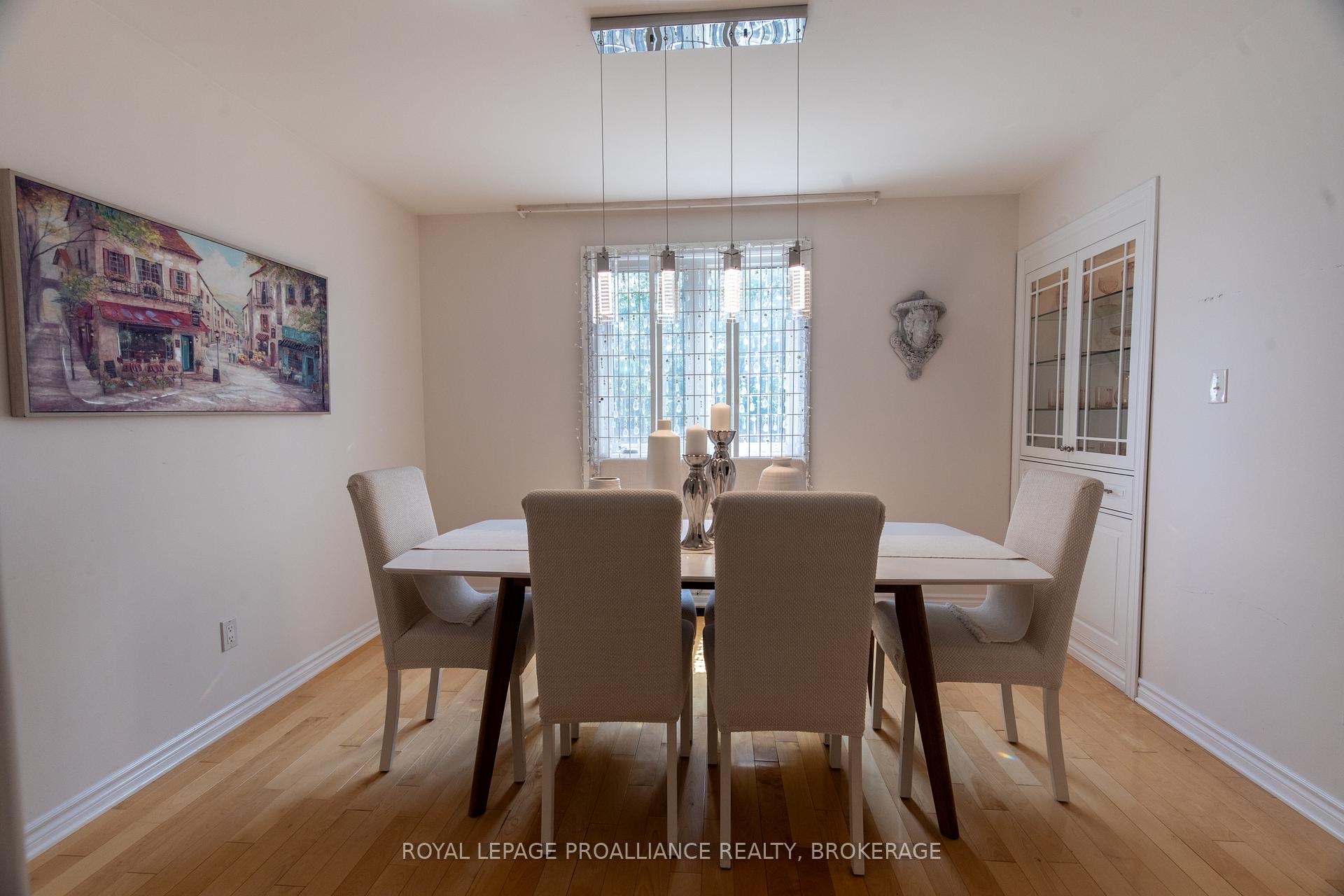 Photo 17 of 440 Weston Crescent, Kingston, East Gardiners Rd — HOMEH