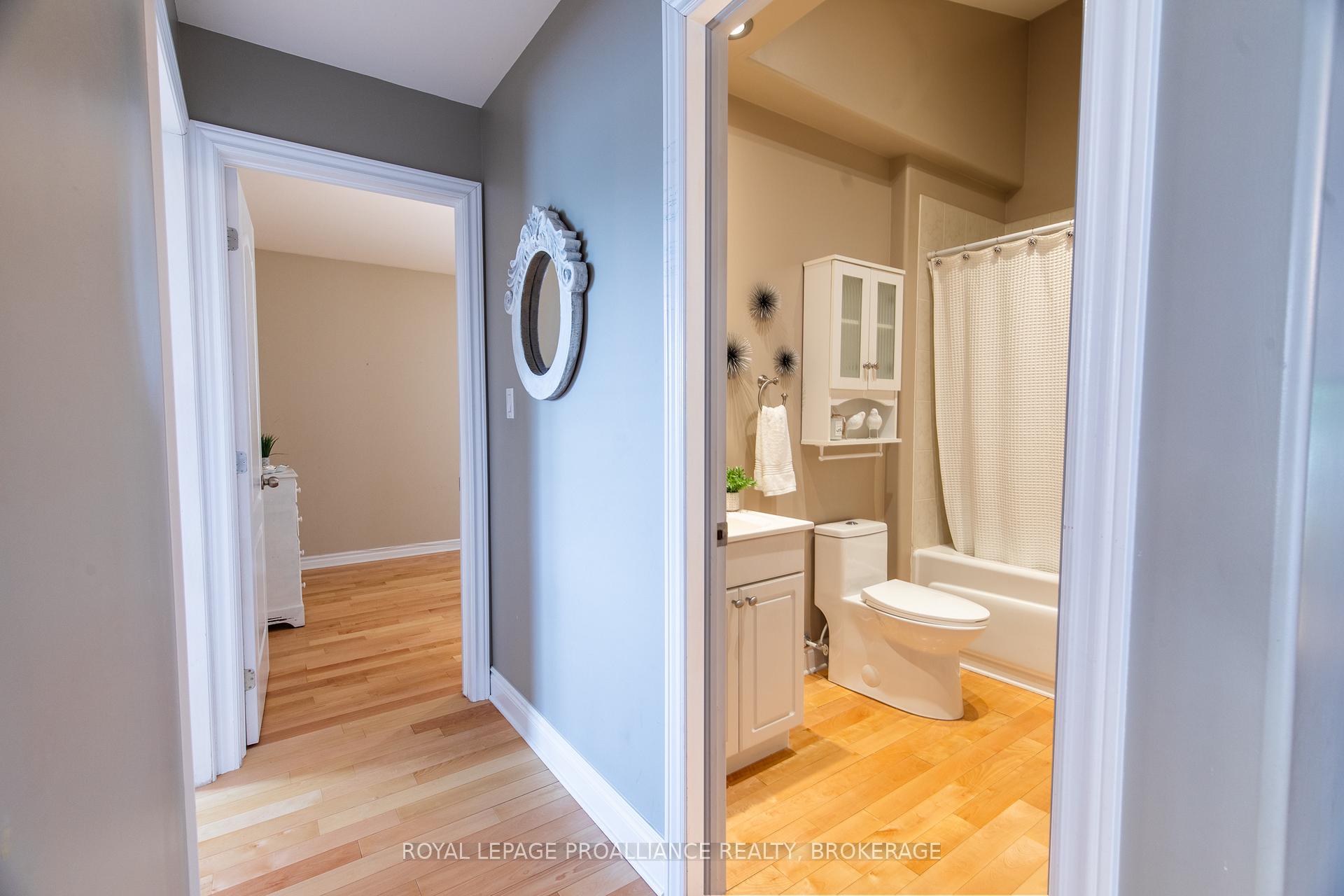 Photo 20 of 440 Weston Crescent, Kingston, East Gardiners Rd — HOMEH