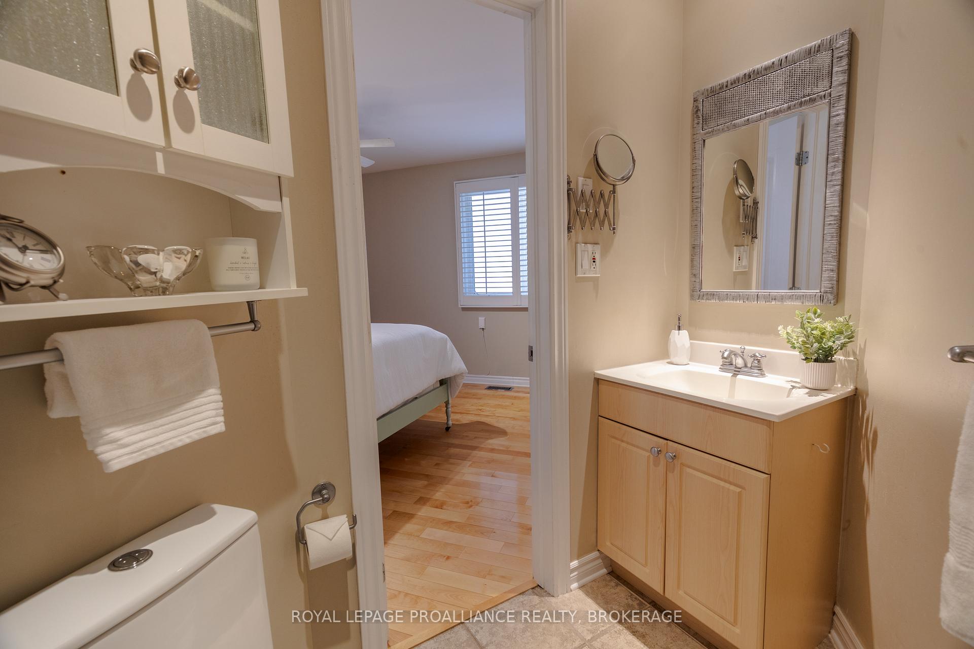 Photo 25 of 440 Weston Crescent, Kingston, East Gardiners Rd — HOMEH