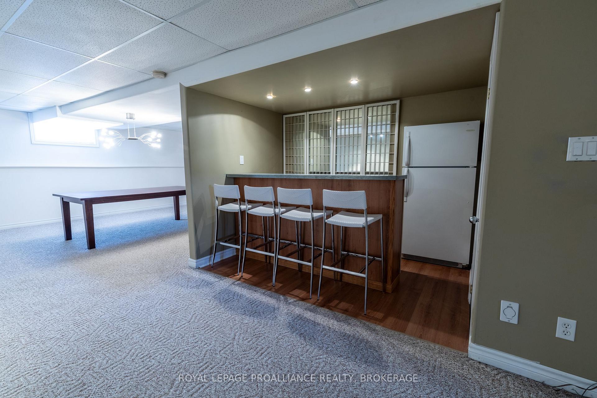 Photo 30 of 440 Weston Crescent, Kingston, East Gardiners Rd — HOMEH
