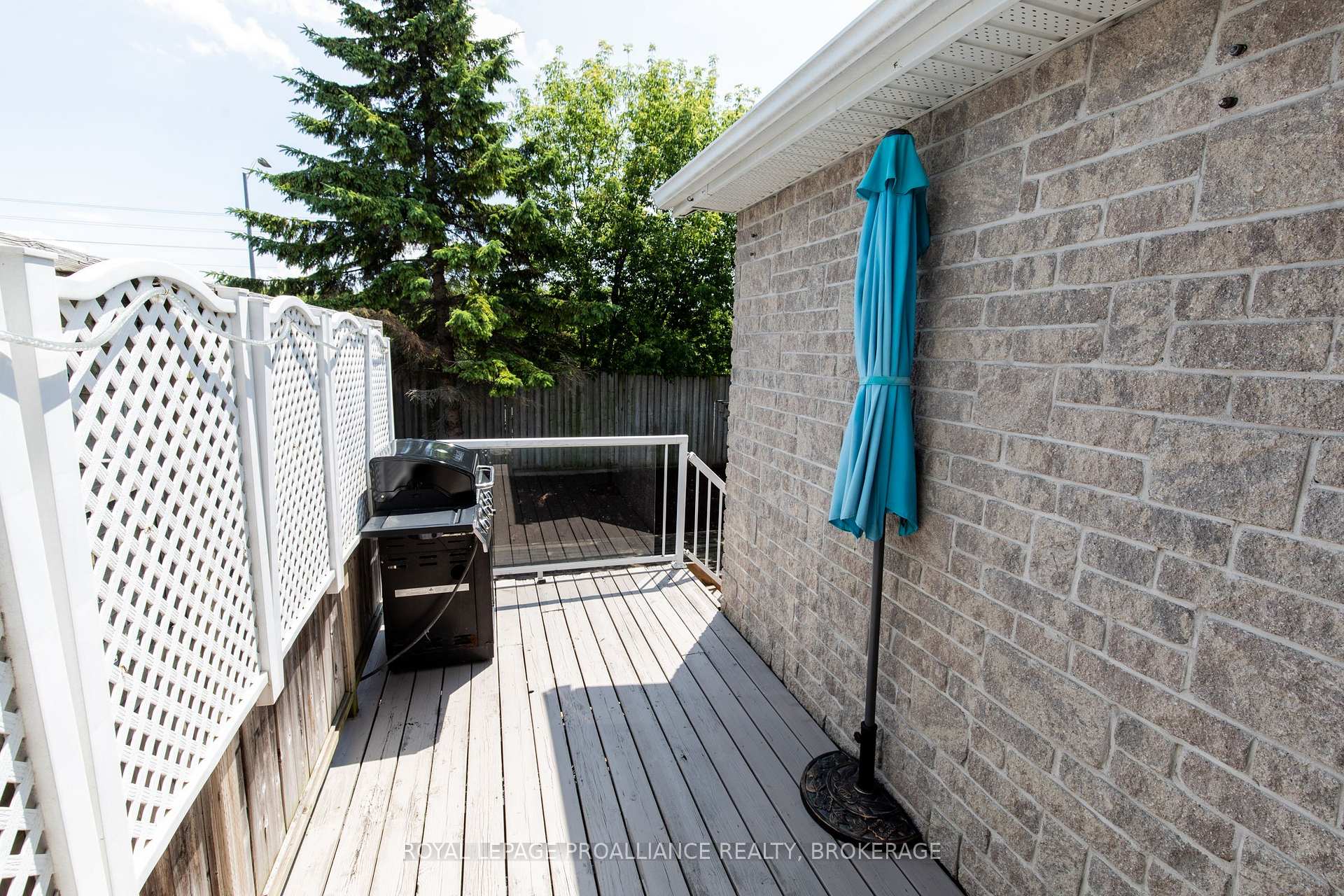 Photo 34 of 440 Weston Crescent, Kingston, East Gardiners Rd — HOMEH
