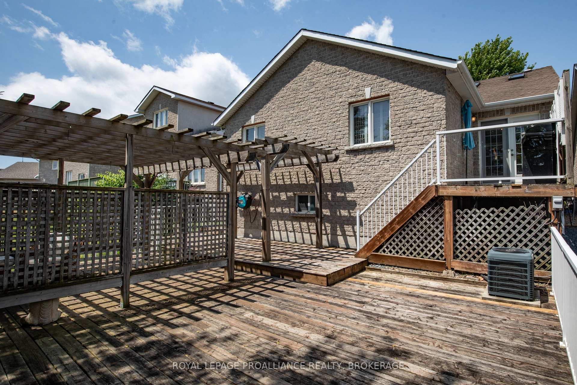 Photo 37 of 440 Weston Crescent, Kingston, East Gardiners Rd — HOMEH