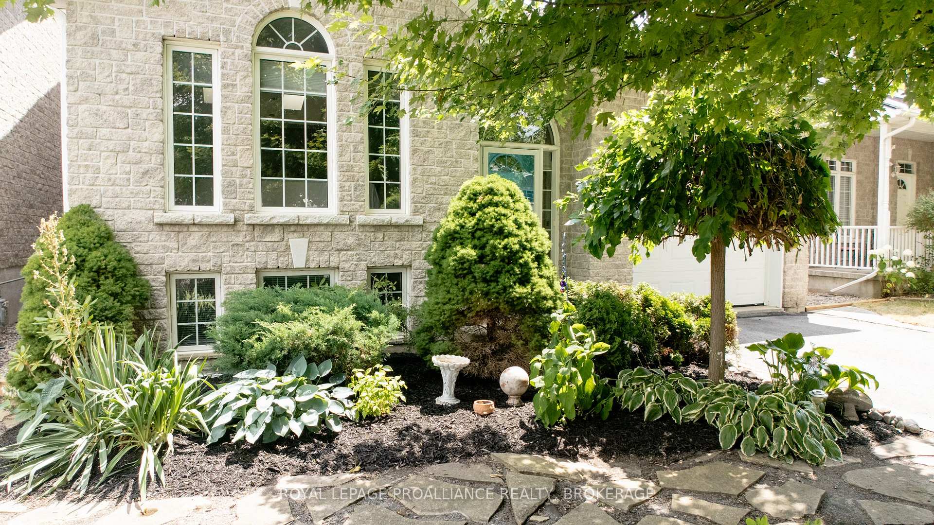 Photo 44 of 440 Weston Crescent, Kingston, East Gardiners Rd — HOMEH