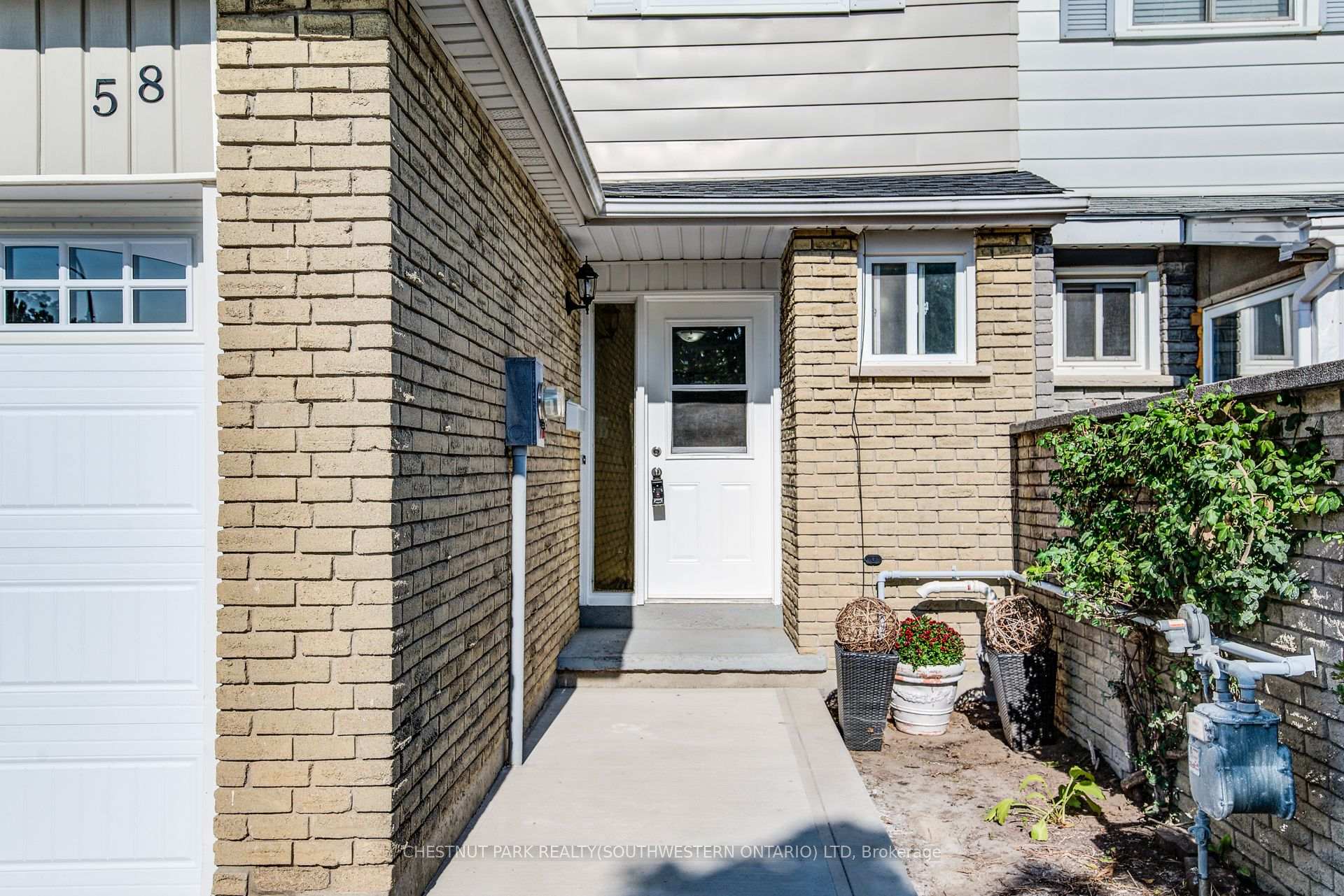 Photo 4 of 58 Obermeyer Drive, Kitchener — HOMEH