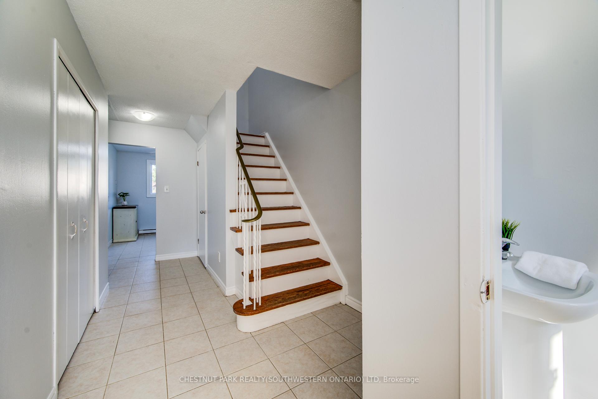 Photo 6 of 58 Obermeyer Drive, Kitchener — HOMEH