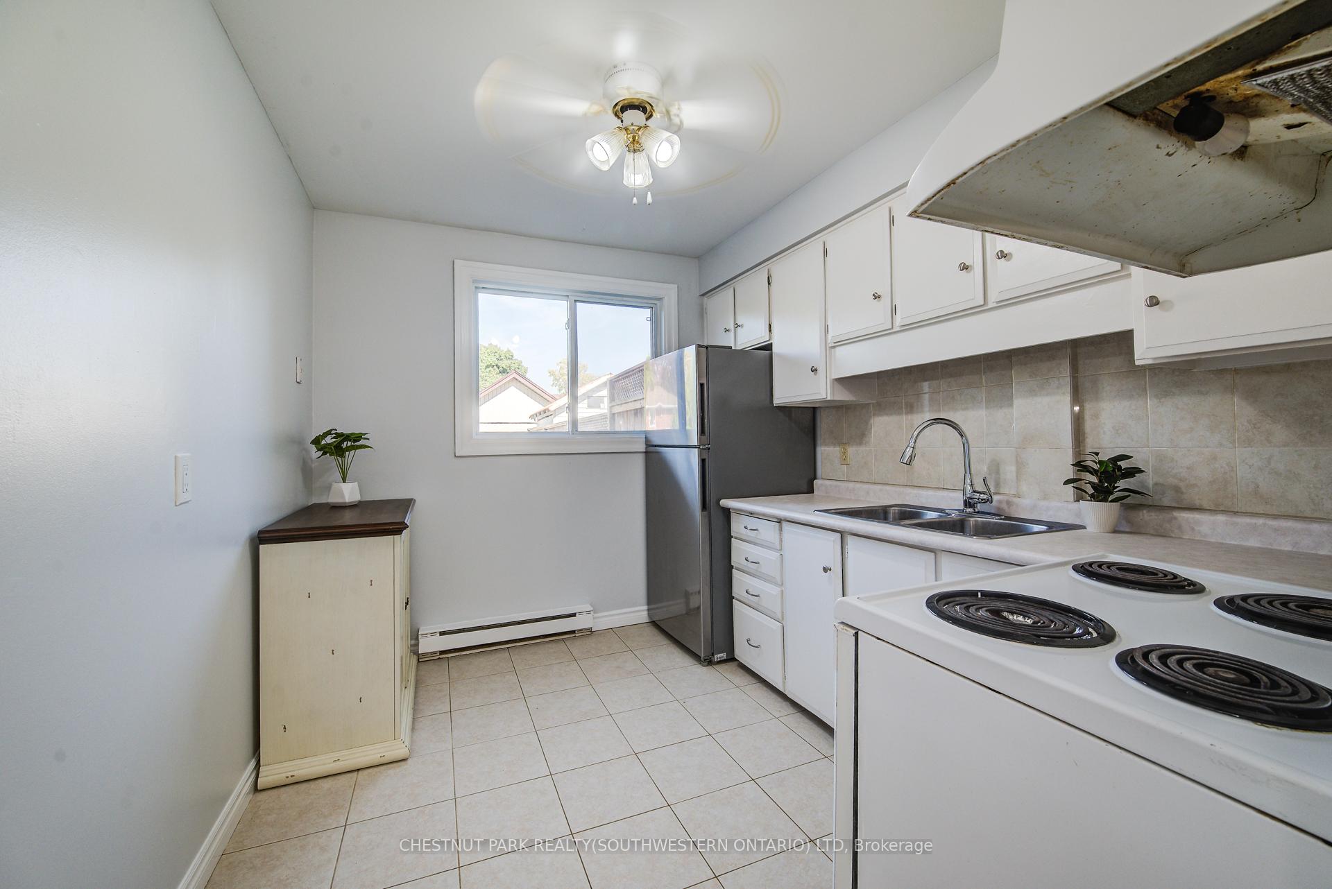 Photo 8 of 58 Obermeyer Drive, Kitchener — HOMEH
