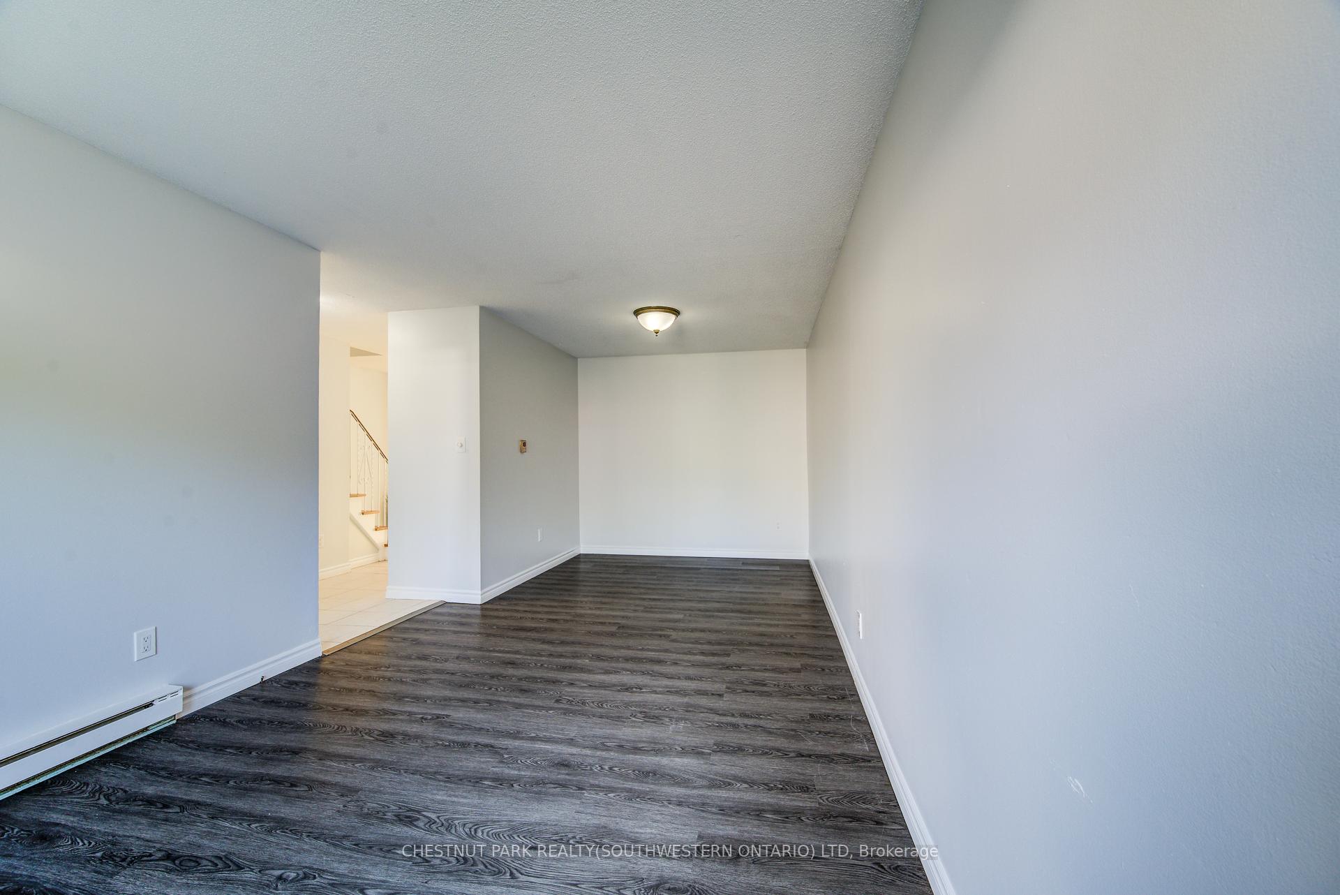 Photo 16 of 58 Obermeyer Drive, Kitchener — HOMEH