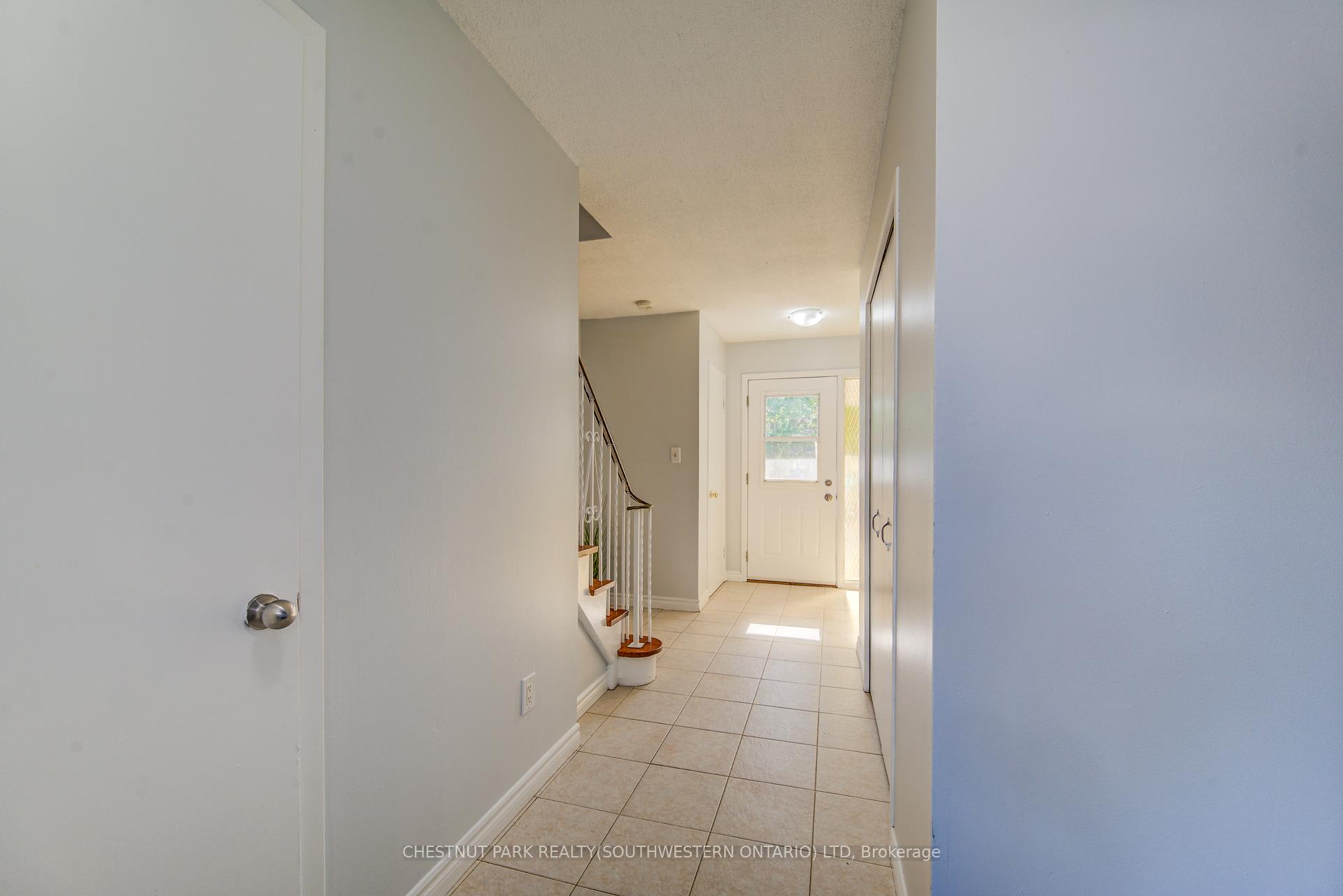 Photo 17 of 58 Obermeyer Drive, Kitchener — HOMEH