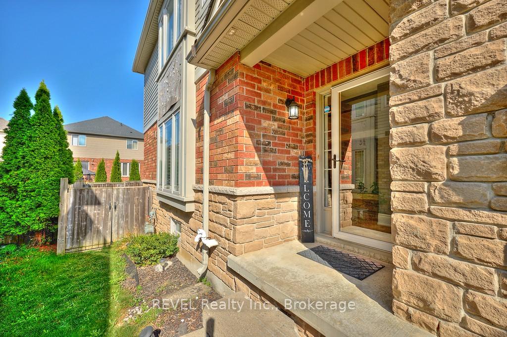 Photo 2 of 94 Donald Bell Drive, Hamilton, Binbrook — HOMEH