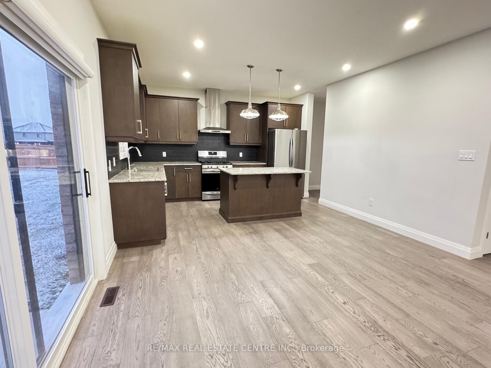 Photo 11 of 127 Poole Crescent, Middlesex Centre, Rural Middlesex Centre — HOMEH