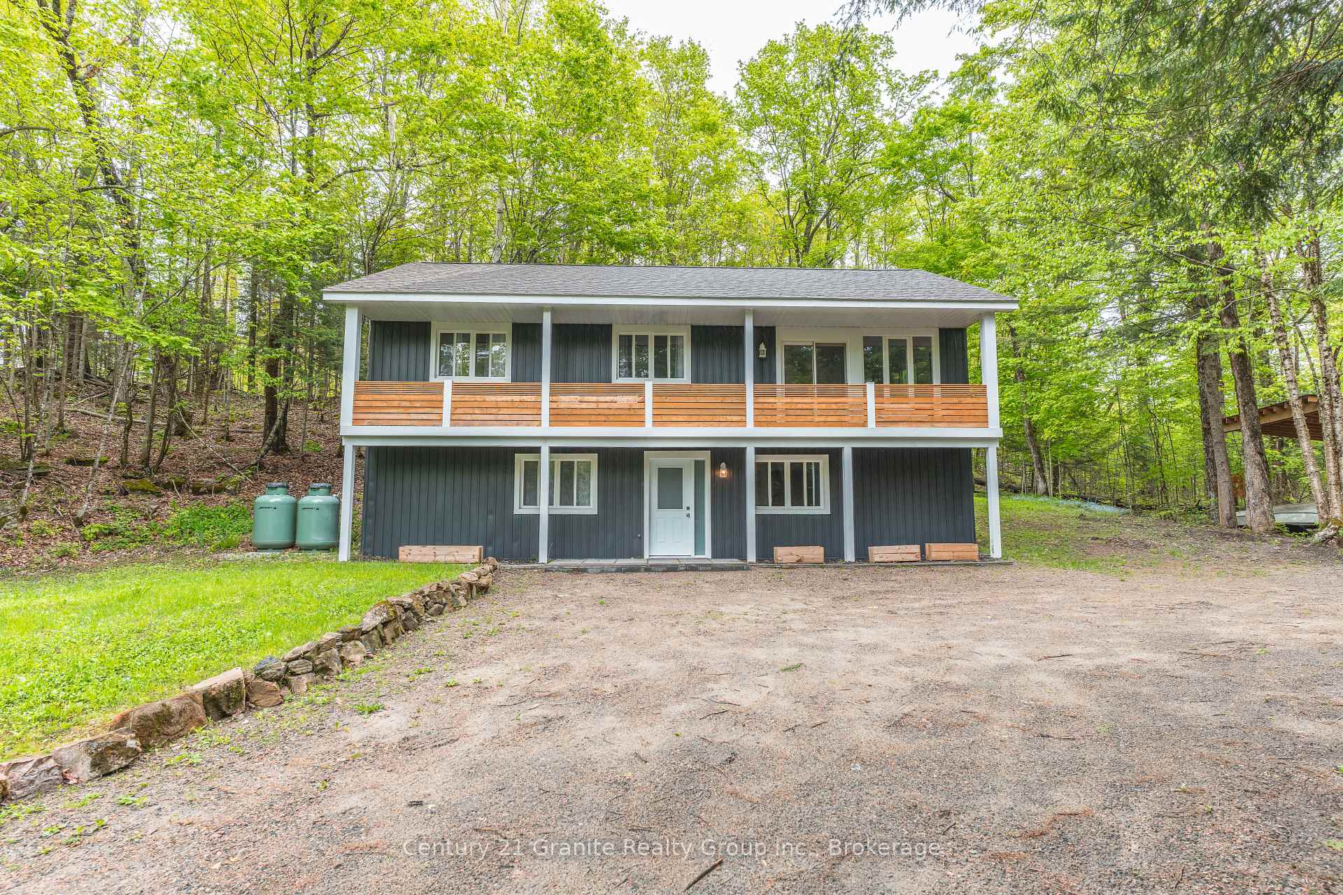 Front of 7032 County Road 121