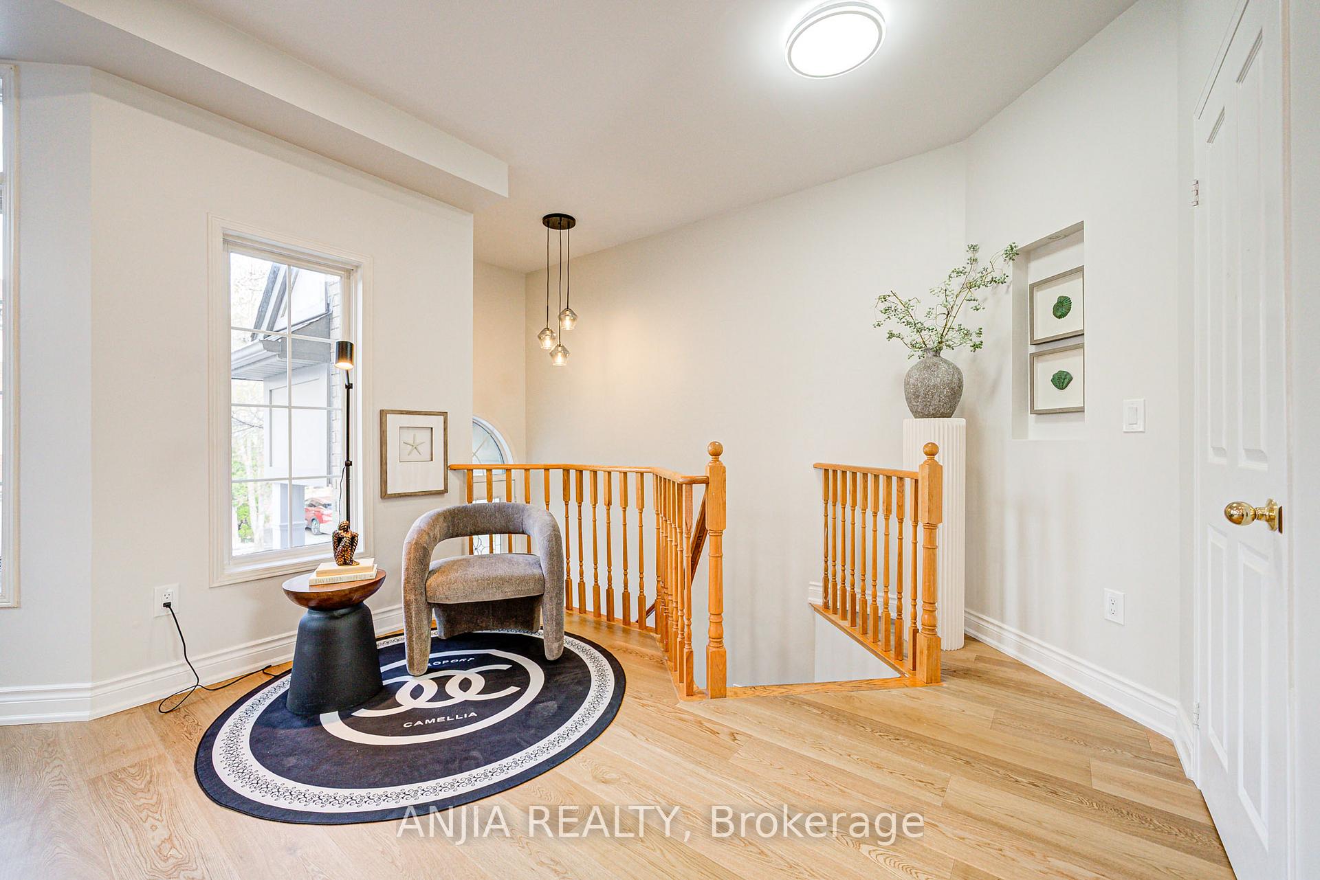 Photo 6 of 14 Fairlawn Avenue, Markham, Berczy — HOMEH