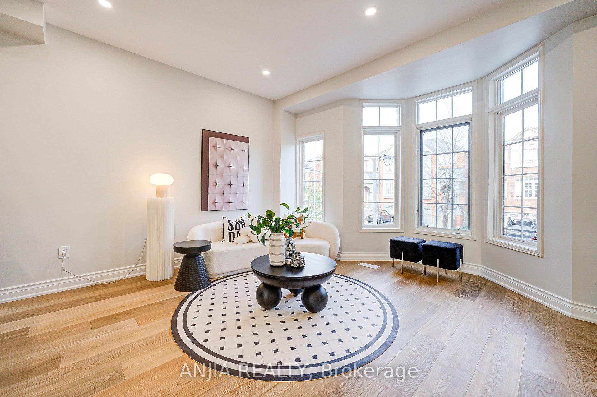 Photo 7 of 14 Fairlawn Avenue, Markham, Berczy — HOMEH