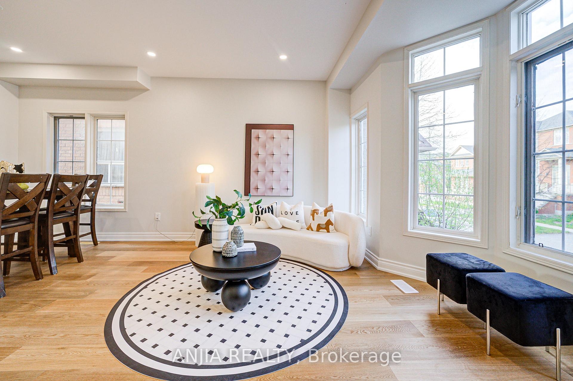 Photo 8 of 14 Fairlawn Avenue, Markham, Berczy — HOMEH