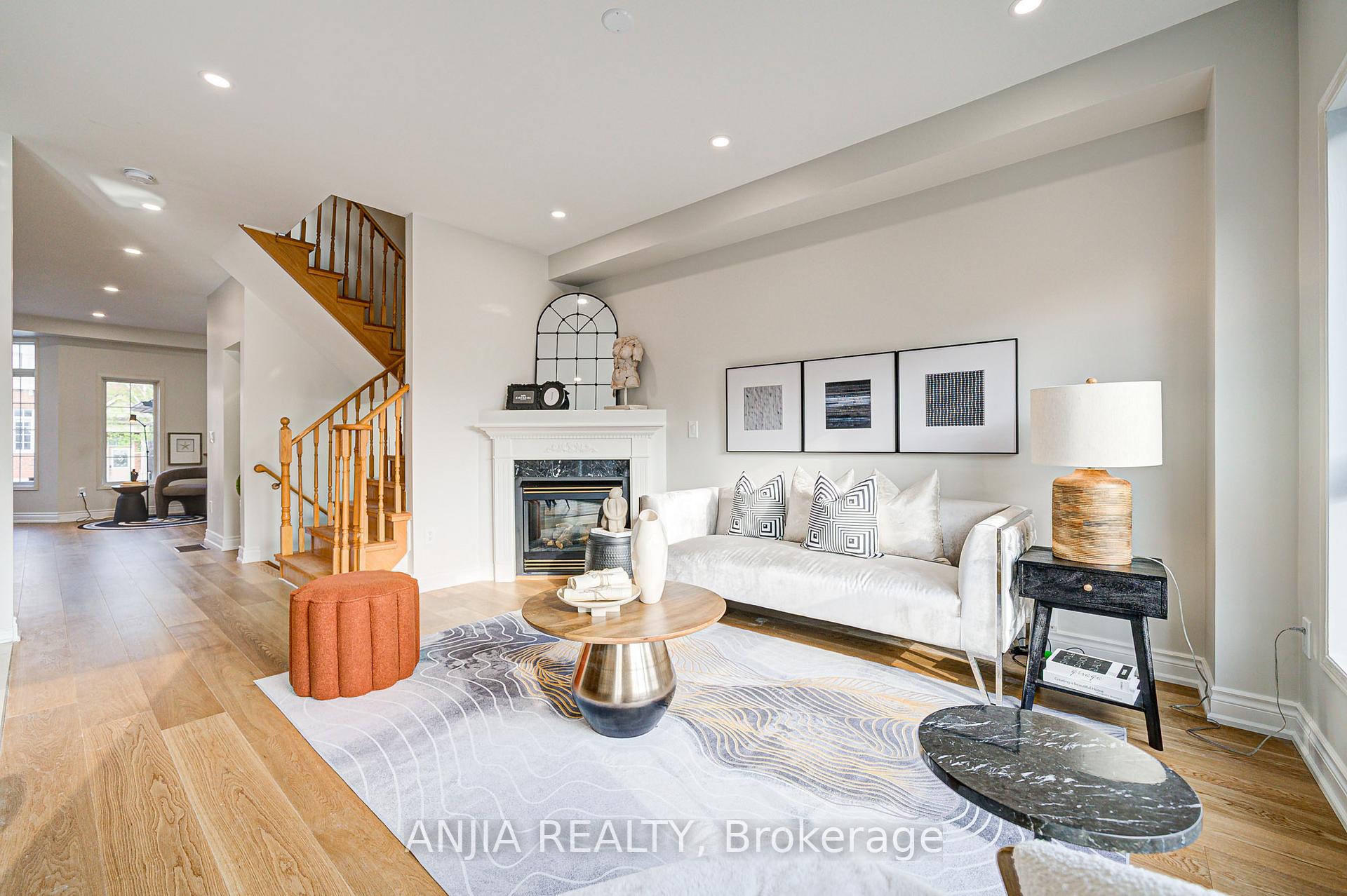 Photo 15 of 14 Fairlawn Avenue, Markham, Berczy — HOMEH