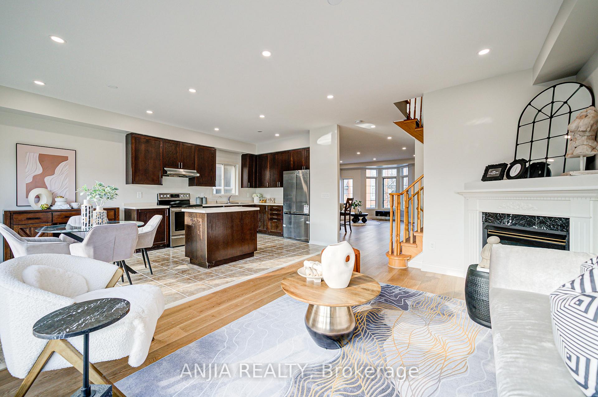 Photo 17 of 14 Fairlawn Avenue, Markham, Berczy — HOMEH