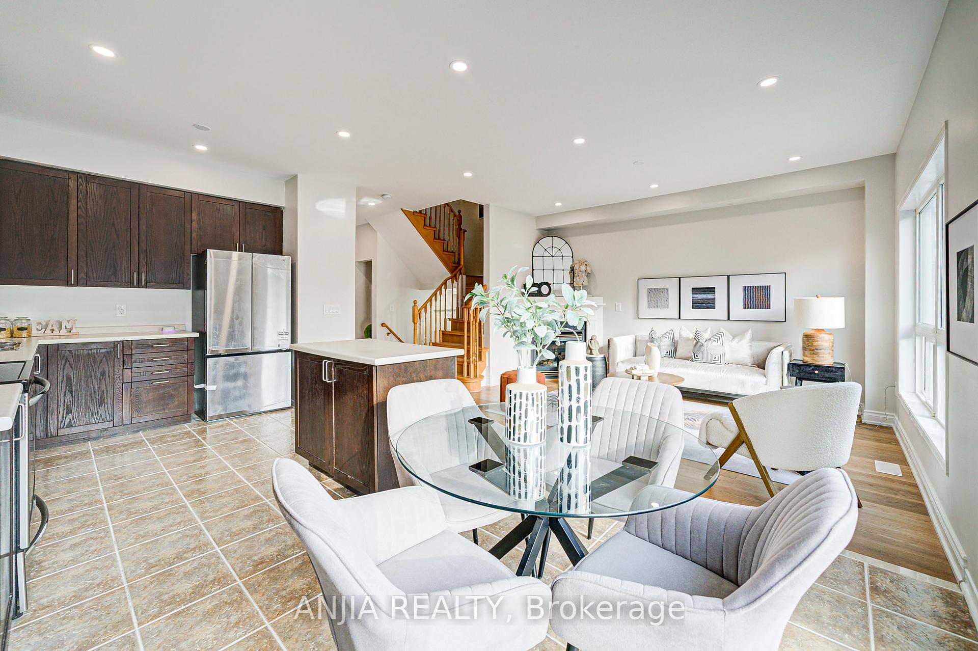 Photo 20 of 14 Fairlawn Avenue, Markham, Berczy — HOMEH