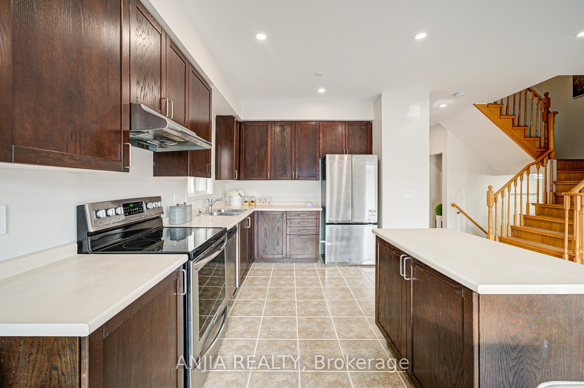 Photo 22 of 14 Fairlawn Avenue, Markham, Berczy — HOMEH