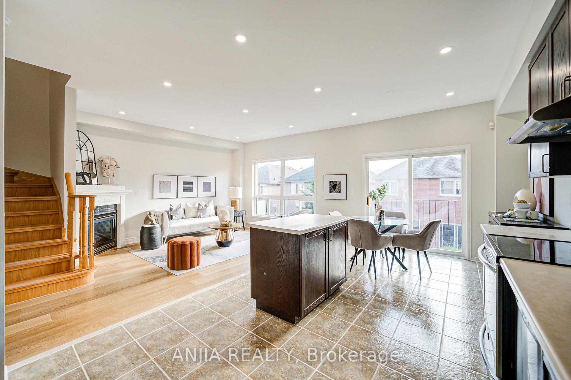 Photo 24 of 14 Fairlawn Avenue, Markham, Berczy — HOMEH