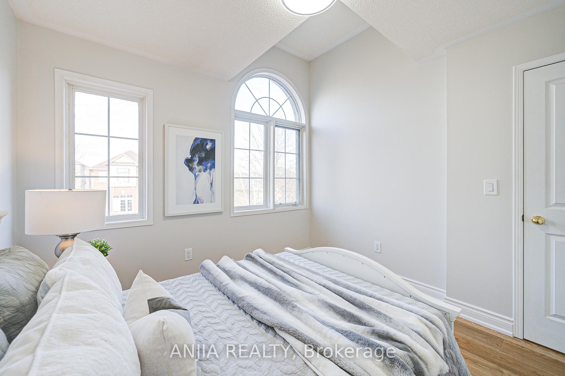 Photo 30 of 14 Fairlawn Avenue, Markham, Berczy — HOMEH