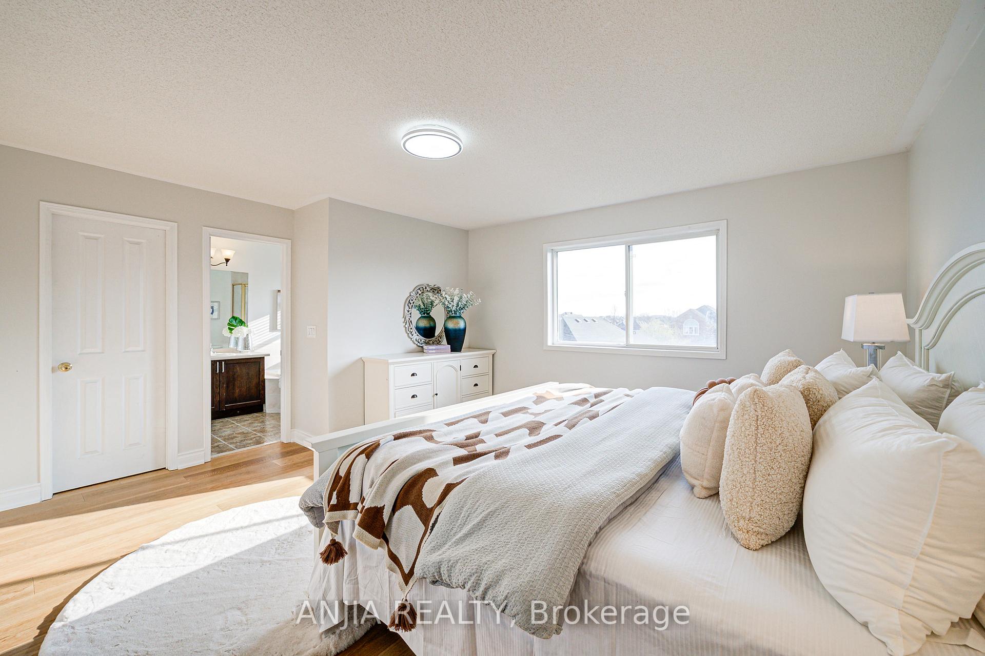Photo 36 of 14 Fairlawn Avenue, Markham, Berczy — HOMEH