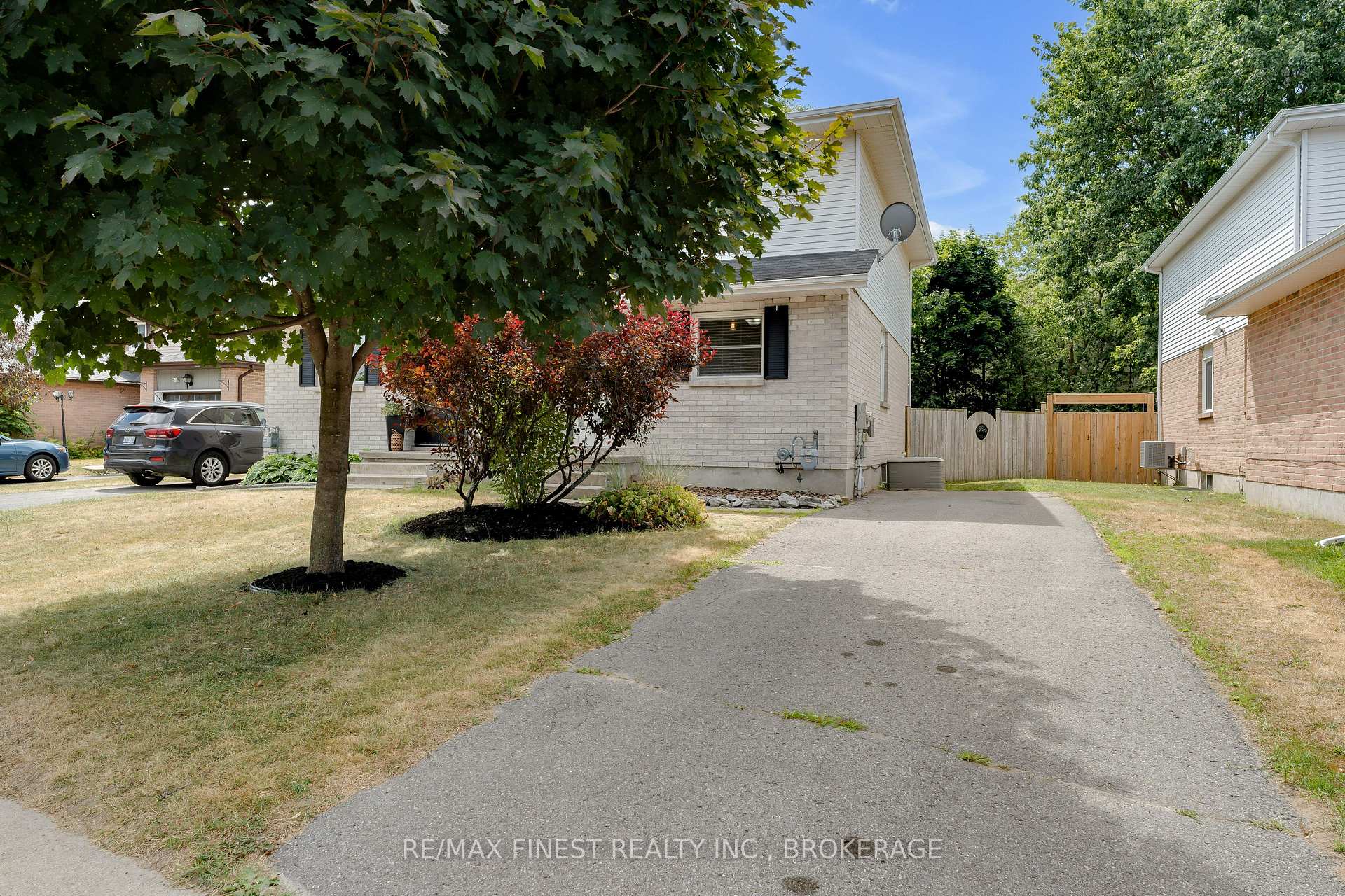 Photo 3 of 1056 Redwood Crescent, Kingston, City Northwest — HOMEH
