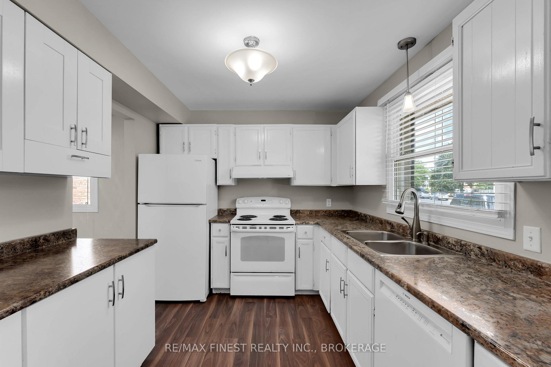 Photo 7 of 1056 Redwood Crescent, Kingston, City Northwest — HOMEH