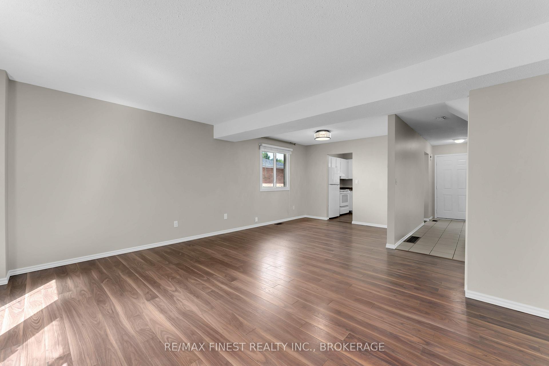 Photo 13 of 1056 Redwood Crescent, Kingston, City Northwest — HOMEH