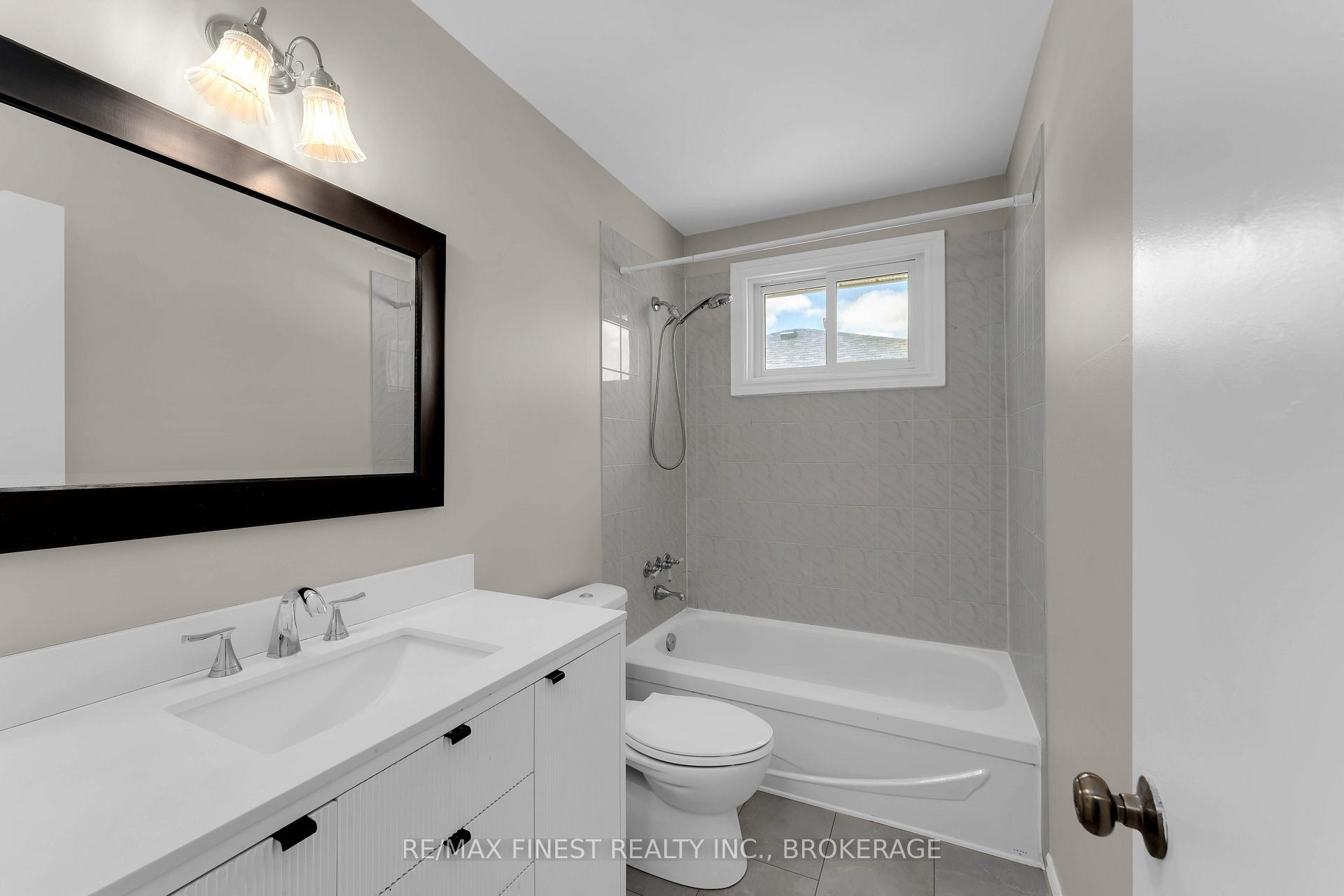 Photo 15 of 1056 Redwood Crescent, Kingston, City Northwest — HOMEH