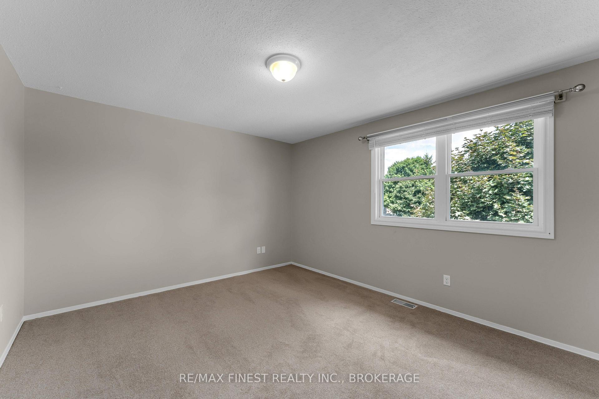 Photo 16 of 1056 Redwood Crescent, Kingston, City Northwest — HOMEH