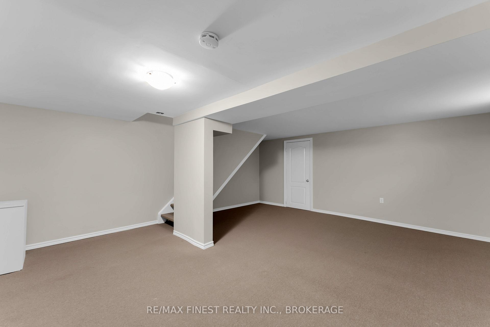 Photo 23 of 1056 Redwood Crescent, Kingston, City Northwest — HOMEH
