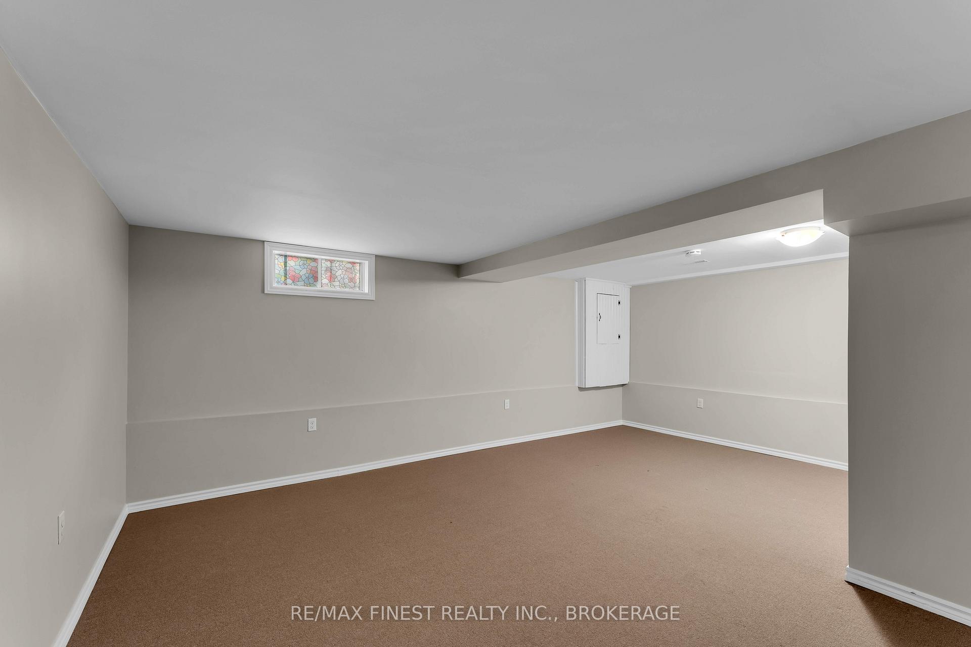 Photo 25 of 1056 Redwood Crescent, Kingston, City Northwest — HOMEH