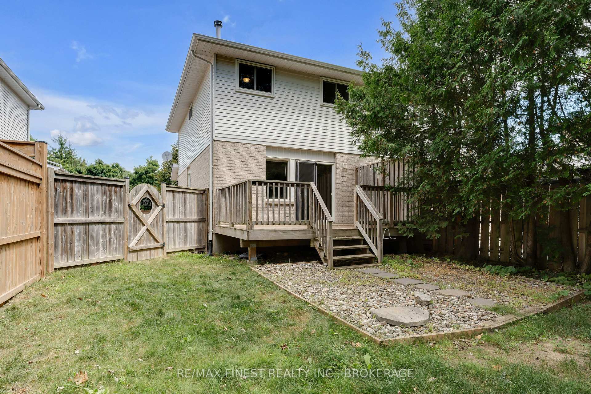 Photo 29 of 1056 Redwood Crescent, Kingston, City Northwest — HOMEH