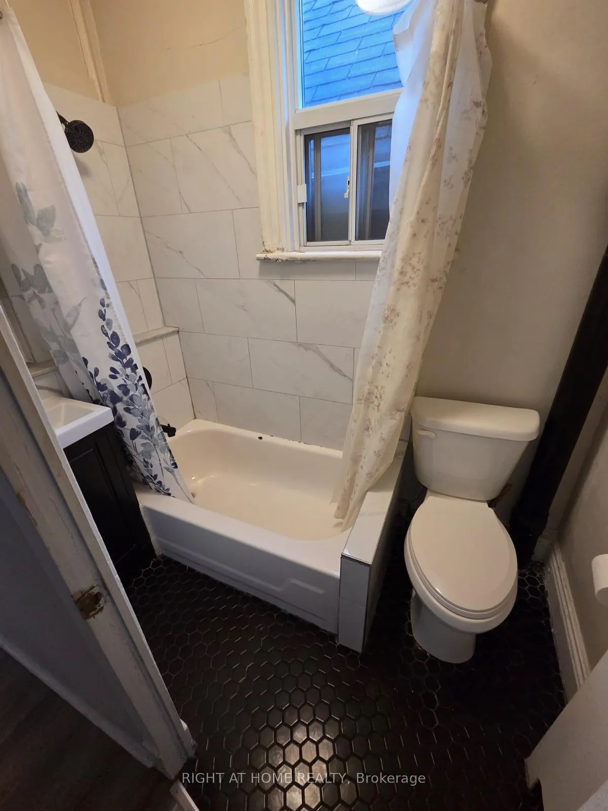 Photo 29 of 298 Emerald Street N, Hamilton, Landsdale — HOMEH
