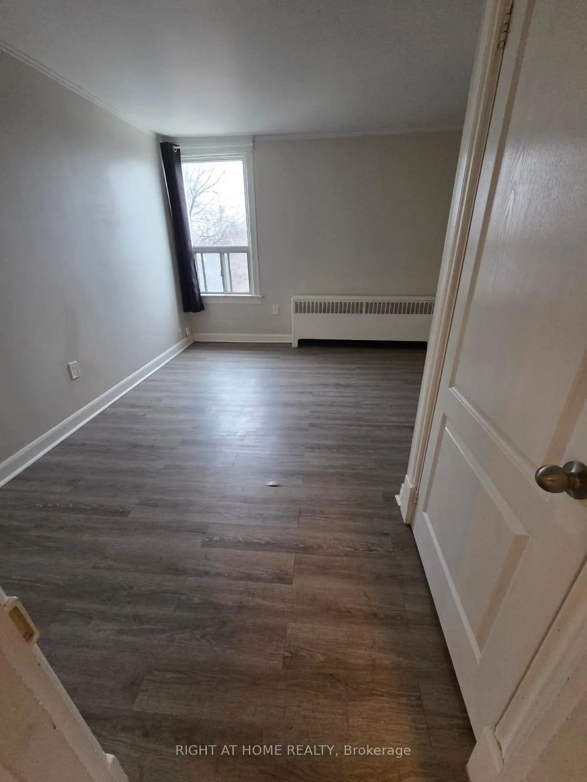 Photo 30 of 298 Emerald Street N, Hamilton, Landsdale — HOMEH
