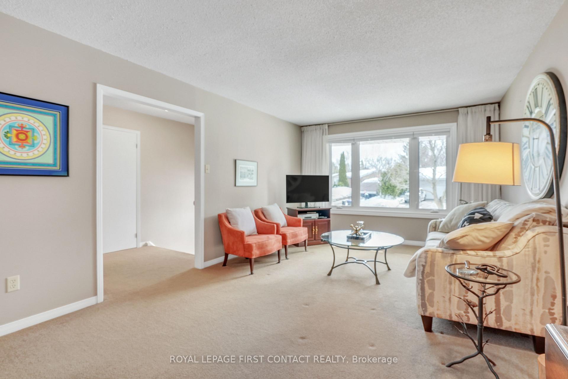Photo 7 of 2128 Gordon Street, Innisfil, Stroud — HOMEH