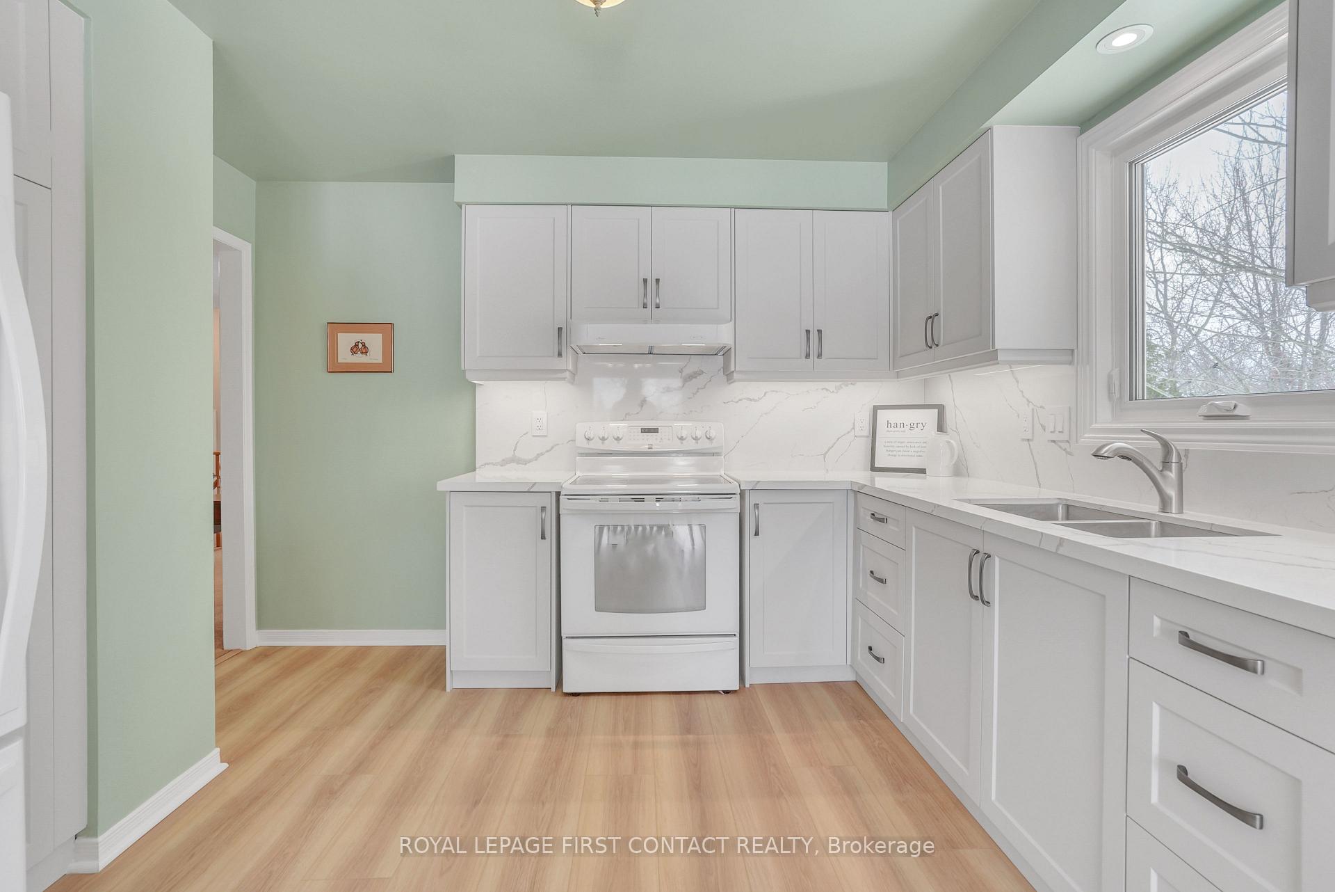 Photo 13 of 2128 Gordon Street, Innisfil, Stroud — HOMEH