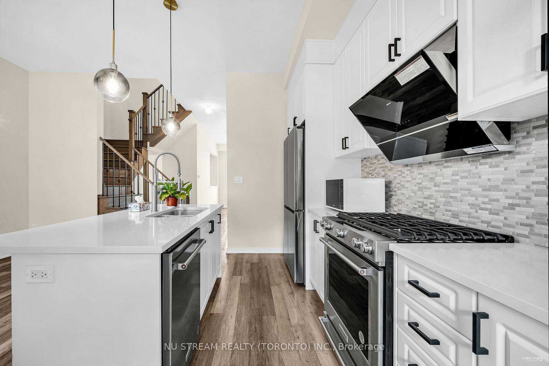 Photo 5 of 4 Pantheon Lane, Markham, Wismer — HOMEH