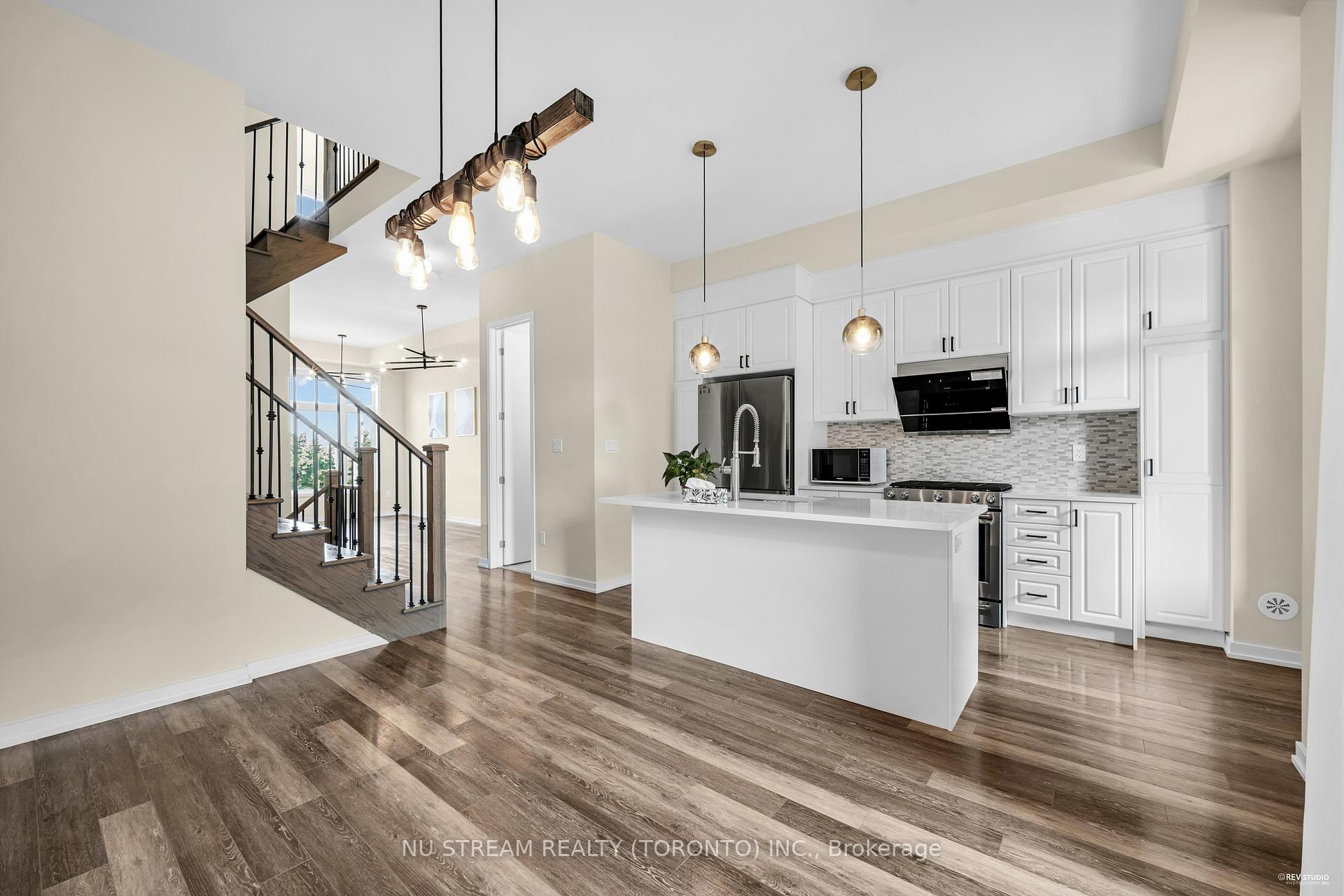 Photo 10 of 4 Pantheon Lane, Markham, Wismer — HOMEH